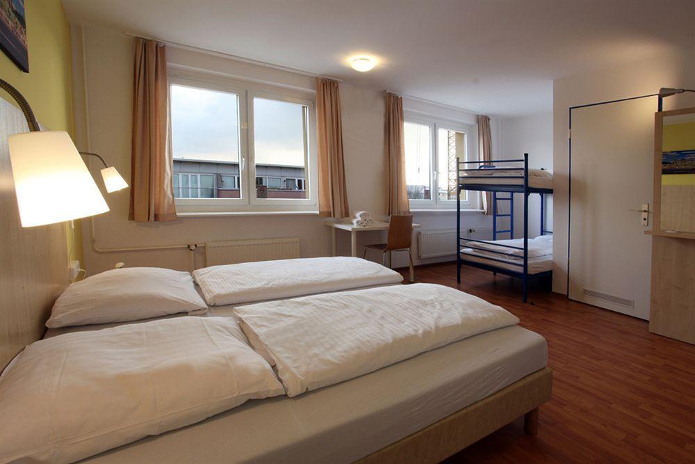 A&O Koeln Dom Hotel Exterior photo
