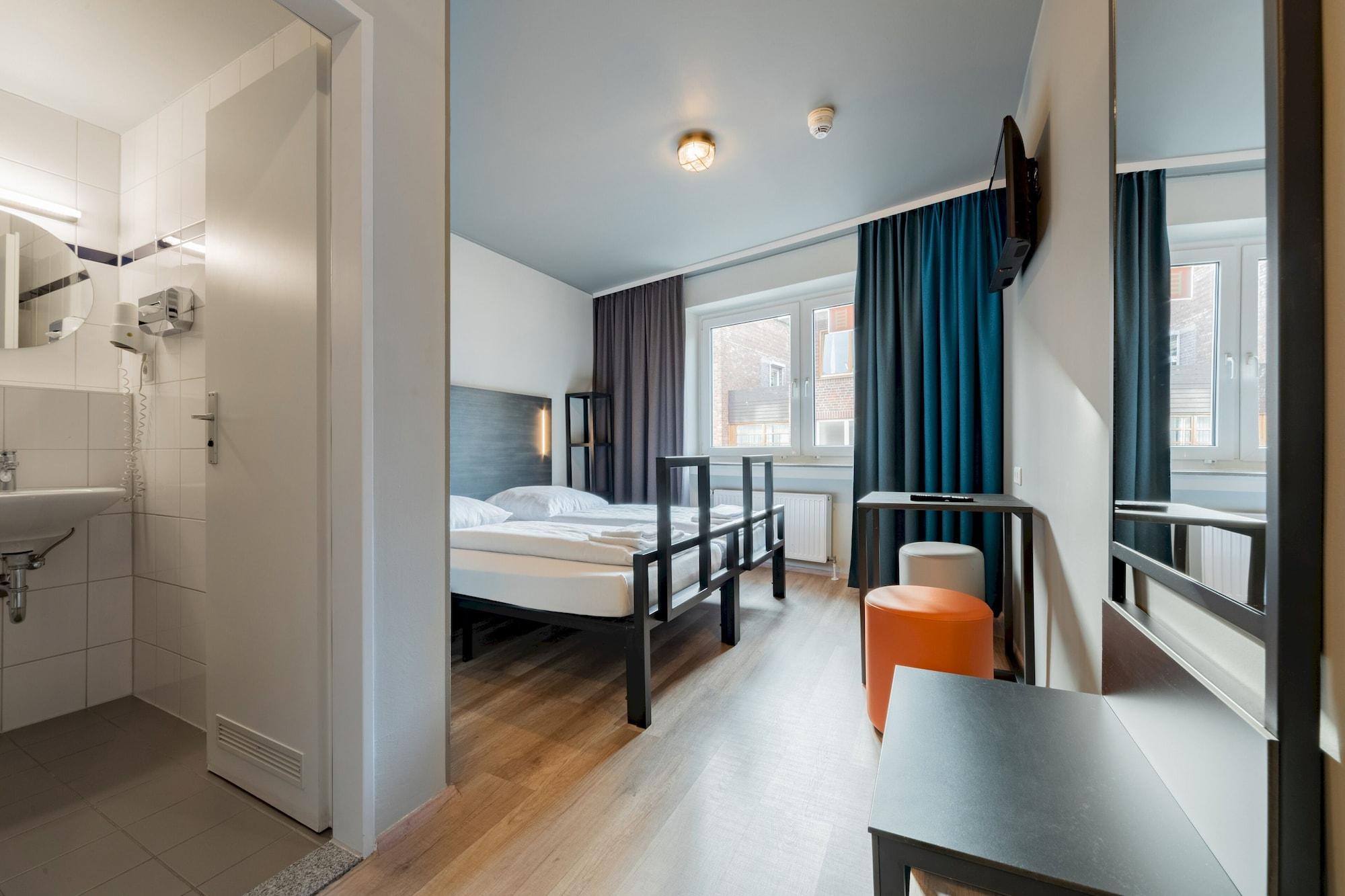 A&O Koeln Dom Hotel Exterior photo