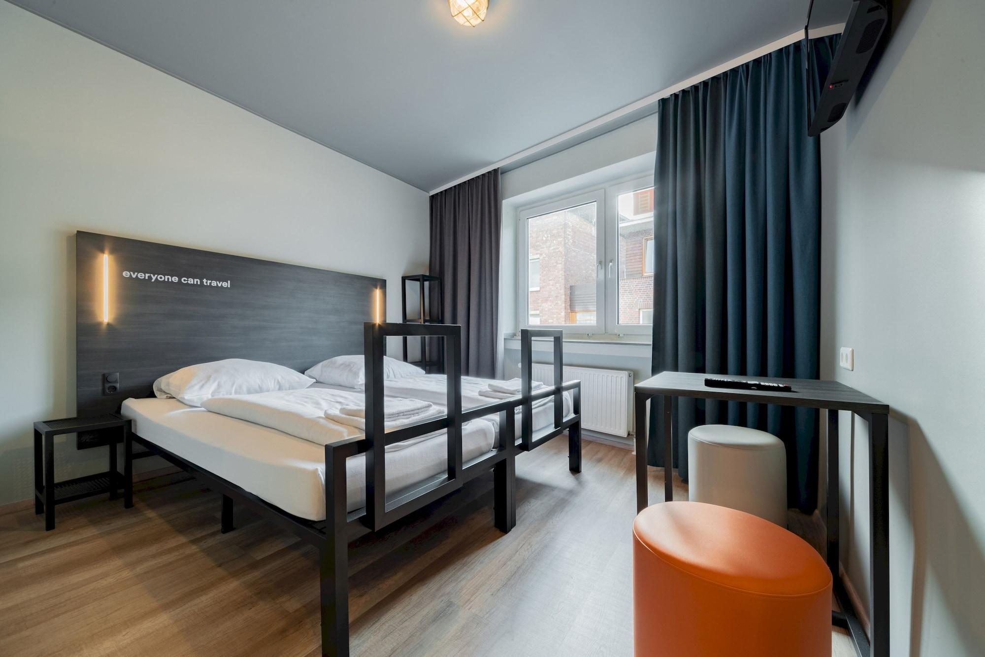 A&O Koeln Dom Hotel Exterior photo